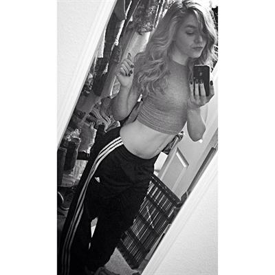 Courtney Tailor taking a selfie