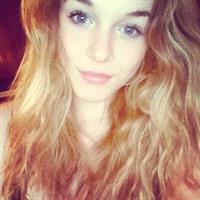 Courtney Tailor taking a selfie