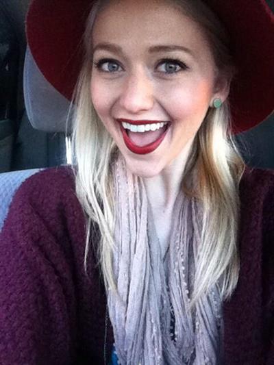 Johanna Braddy taking a selfie