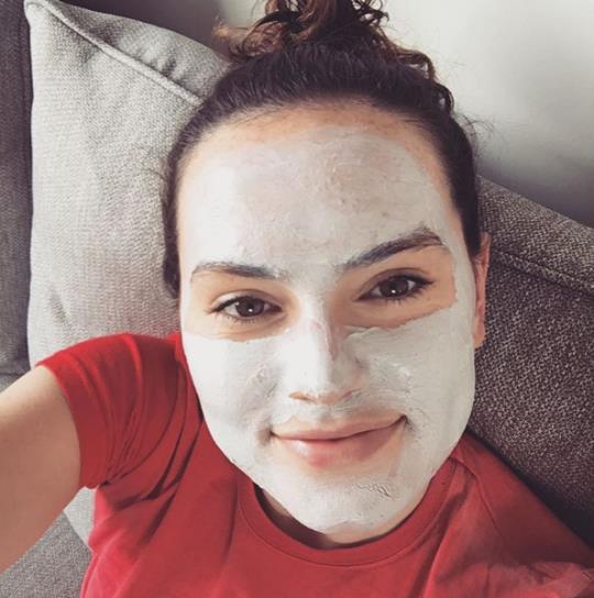 Daisy Ridley taking a selfie