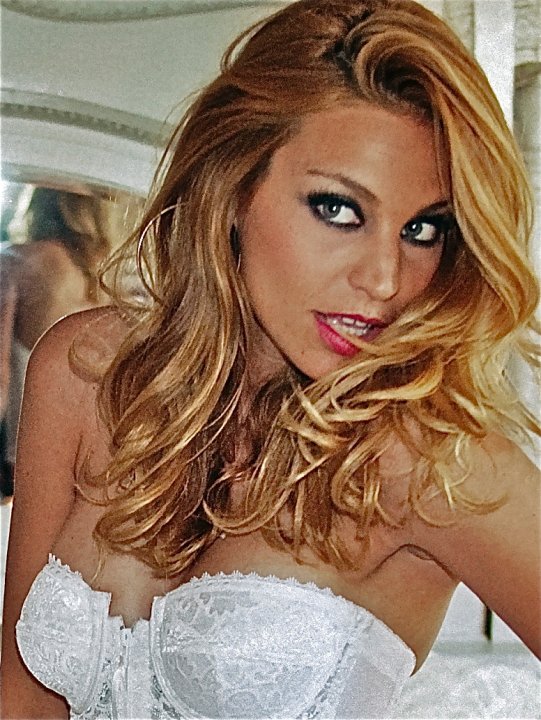 Lisa D'Amato in lingerie