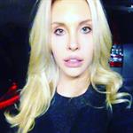 Chloe Rose Lattanzi taking a selfie