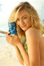 Yvonne Strahovski in body paint