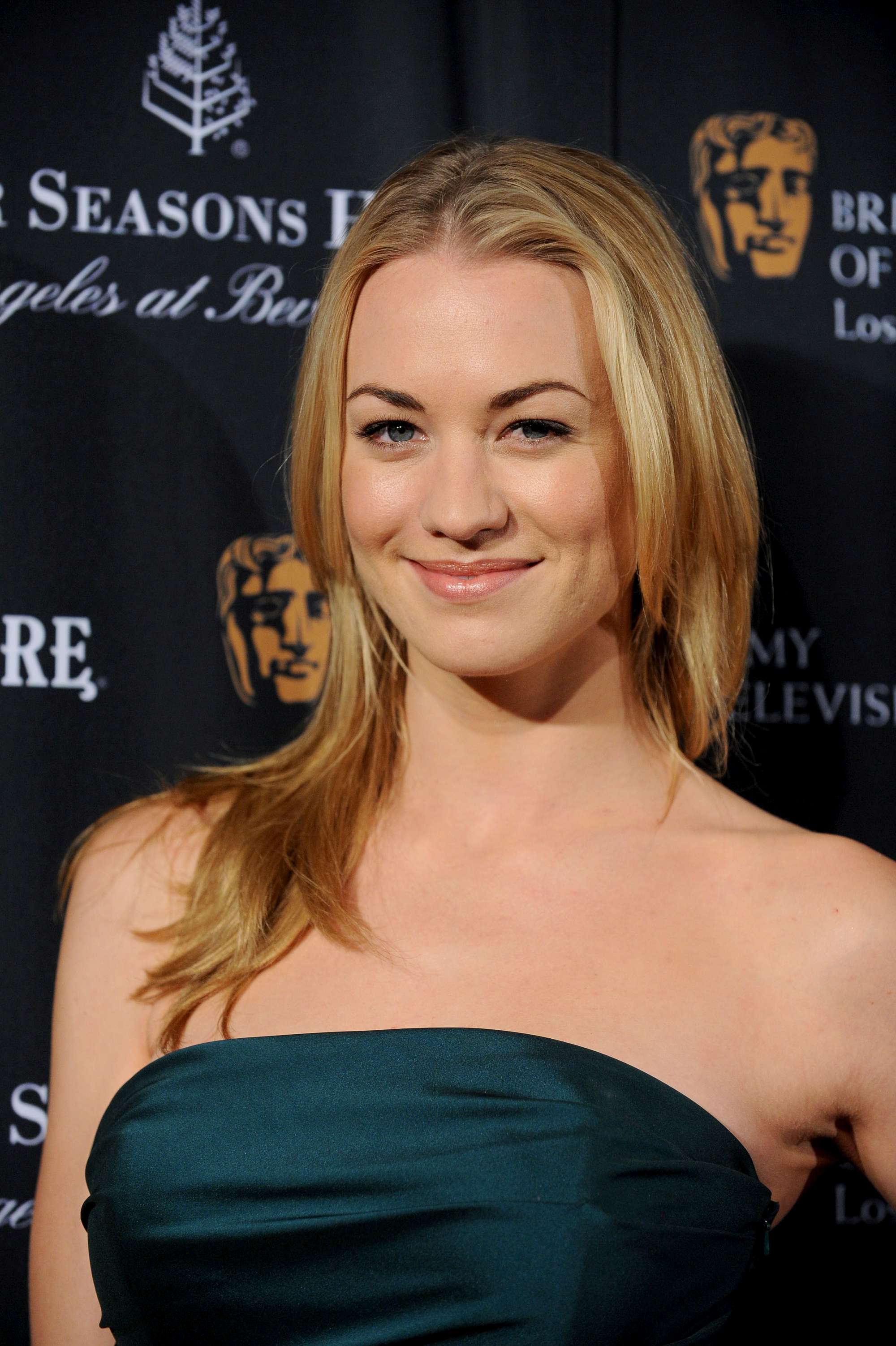 Yvonne Strahovski