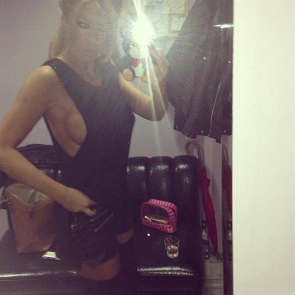 Andrea Ando taking a selfie