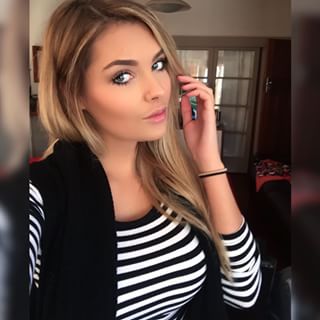 Sarah Louise Harris taking a selfie