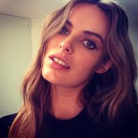 Robyn Lawley taking a selfie