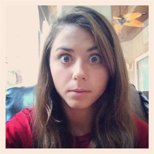 Kassidy Cook taking a selfie