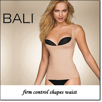 Elisandra Tomacheski in lingerie