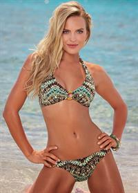 Elisandra Tomacheski in a bikini