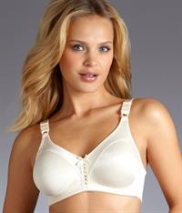 Elisandra Tomacheski in lingerie