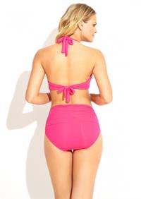 Elisandra Tomacheski in a bikini - ass