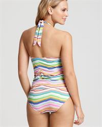 Elisandra Tomacheski in a bikini - ass