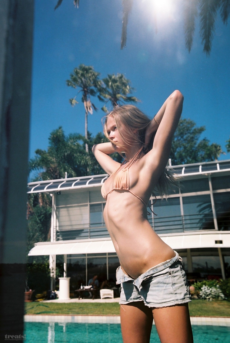 Vita Sidorkina in a bikini