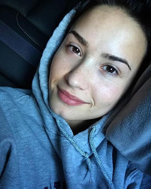 Demi Lovato taking a selfie
