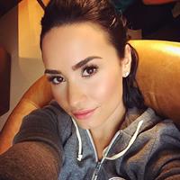 Demi Lovato taking a selfie