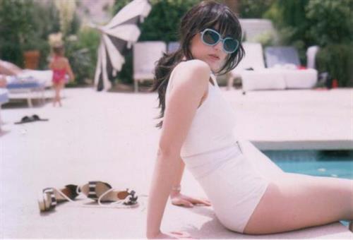 Daisy Lowe