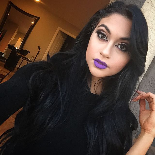 Jailyne Ojeda Ochoa taking a selfie