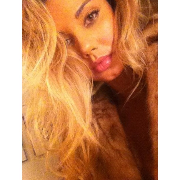 Sahara Ray taking a selfie