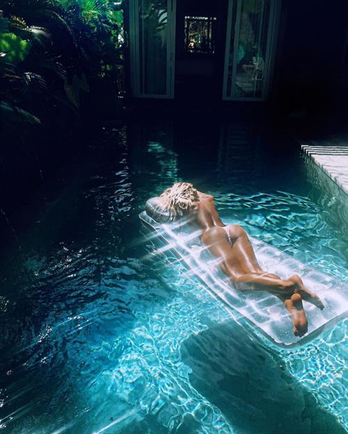 Sahara Ray in a bikini - ass