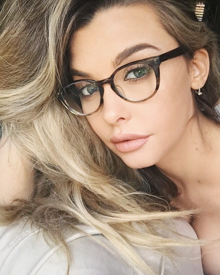 Emily Sears taking a selfie