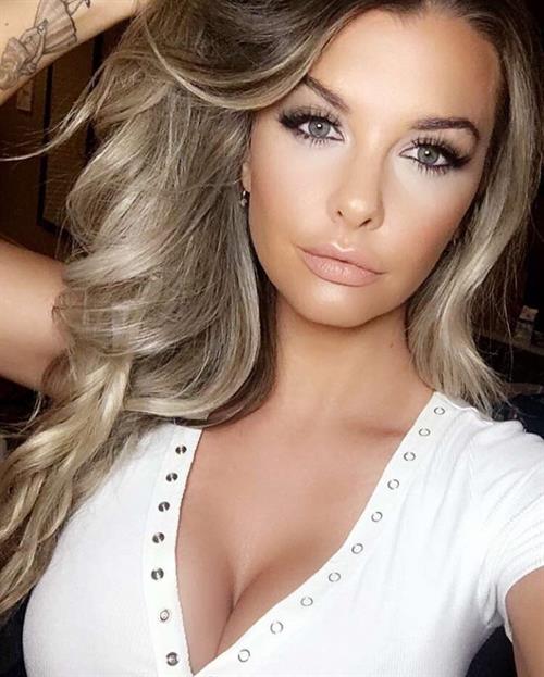 Emily Sears taking a selfie