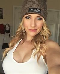 Paige Spiranac taking a selfie