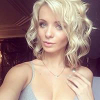 Ekaterina Enokaeva taking a selfie
