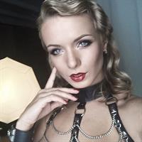 Ekaterina Enokaeva taking a selfie