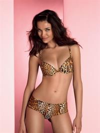 Herika Noronha in lingerie