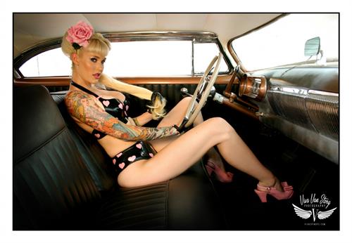 Sabina Kelley in lingerie