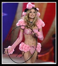 Doutzen Kroes in lingerie