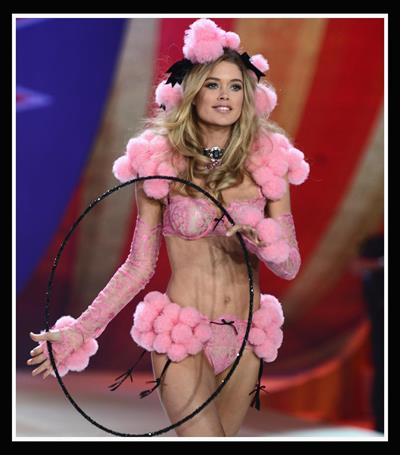 Doutzen Kroes in lingerie