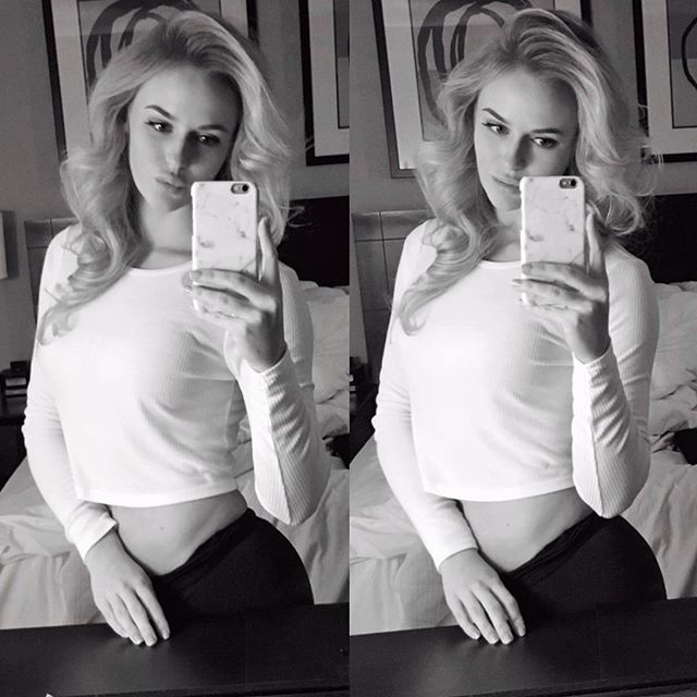 Anna Nyström taking a selfie