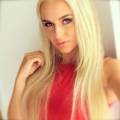 Anna Nyström taking a selfie