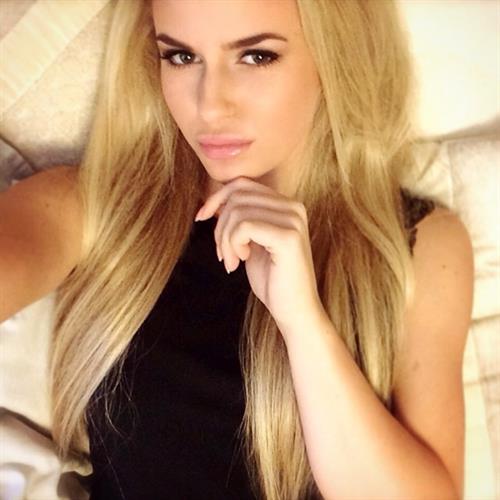 Anna Nyström taking a selfie