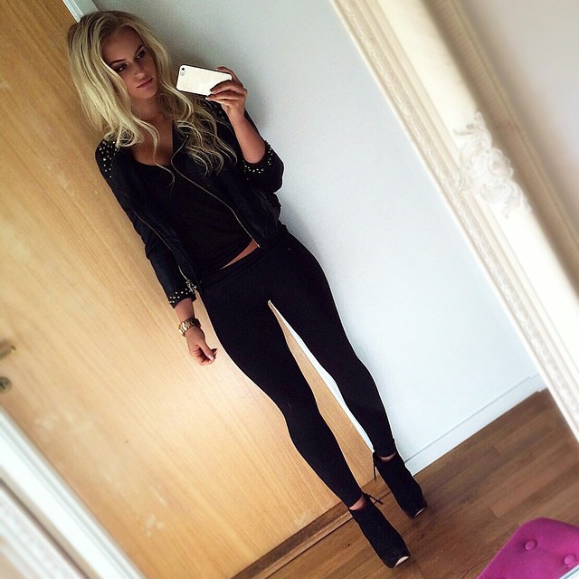 Anna Nyström taking a selfie