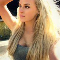 Anna Nyström taking a selfie