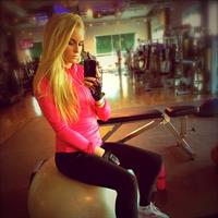 Anna Nyström taking a selfie