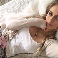 Anna Nyström taking a selfie