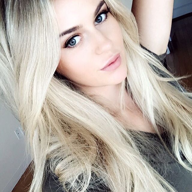 Anna Nyström taking a selfie