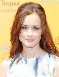 Alexis Bledel at the 2010 Veuve Clicquot Manhatten Polo Classic on June 27, 2010