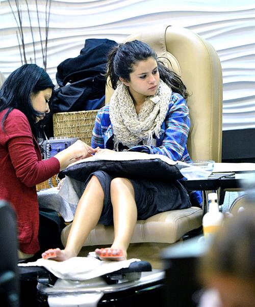 Selena Gomez in Encino 1/3/13  