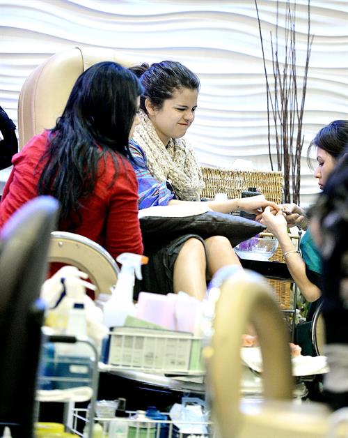 Selena Gomez in Encino 1/3/13  