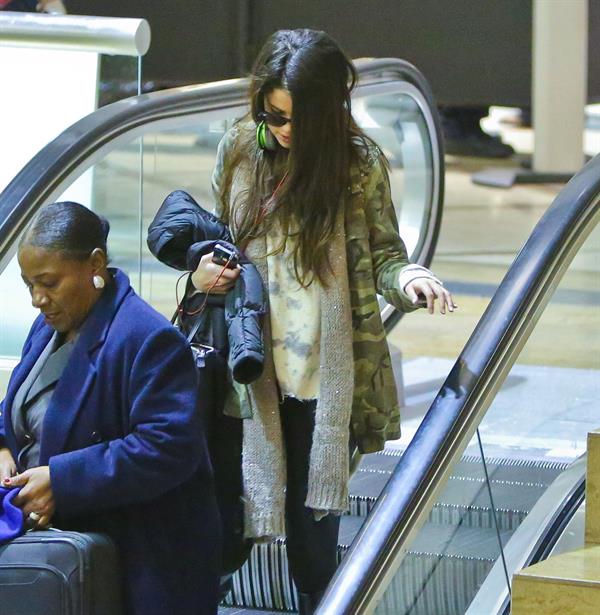 Selena Gomez – LAX airport arrival in LA 1/5/13 