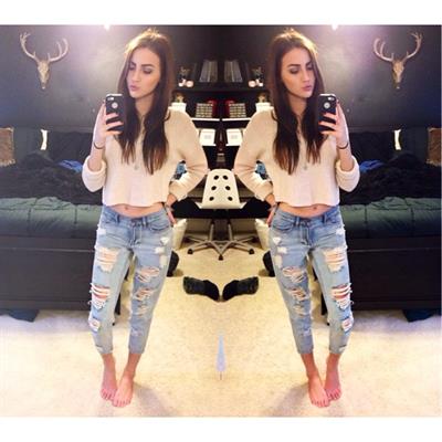 Anna Wolf taking a selfie