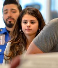 Selena Gomez at Los Angeles airport November 10, 2012