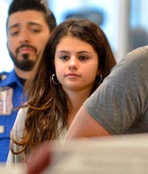 Selena Gomez at Los Angeles airport November 10, 2012