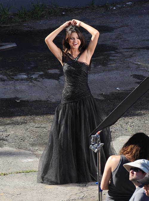 Behind the scenes of Selena Gomez's new video, 'Who Says' 