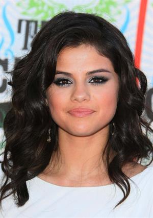 Selena Gomez at the 2010 Teen Choice Awards at the Gibson Amphitheatre on August 8 